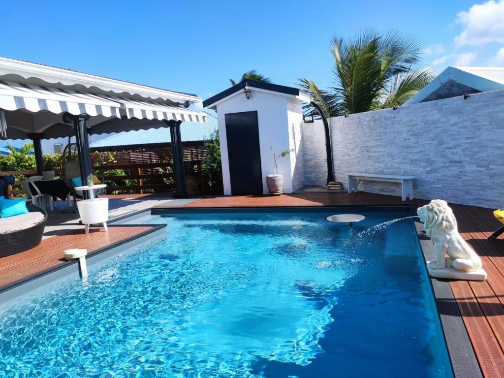 Zannanna F1 De Charme Tout Equipe Le Moule Avec Piscine Luaran gambar